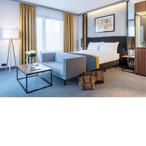 Grand Ascot Hotel