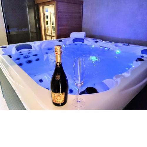 GRAND SPA Harrachov - Wellness luxusní apartmán s velkou vířivkou, saunou, kuchyní a venkovním posezením v centru Harrachova