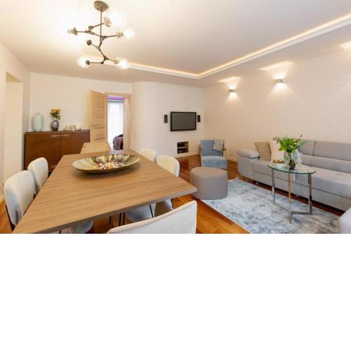 Great 2 BDR apartment, prestigious location in the center of Warsaw.
