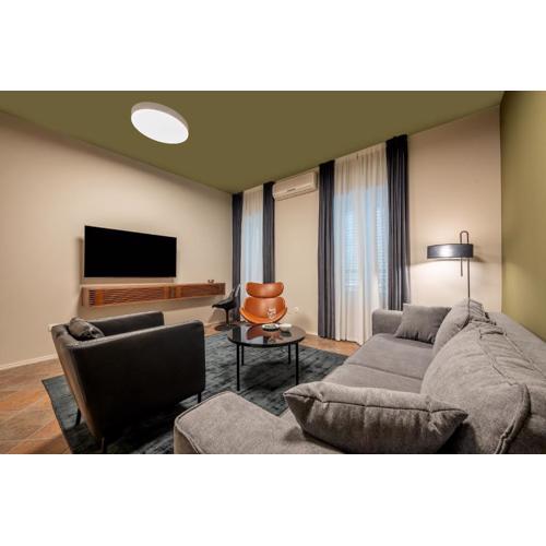 Green, deluxe two bedroom suite