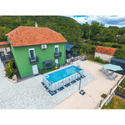 Green Haven Holiday House Near Drniš