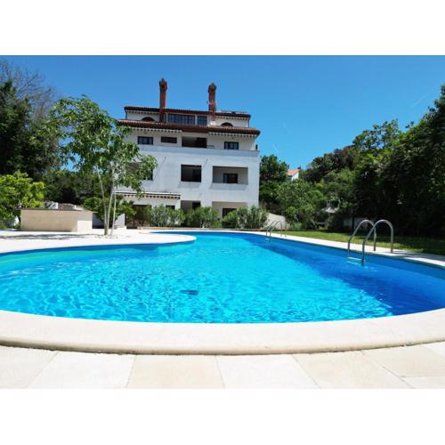 Green House Villa with Pool