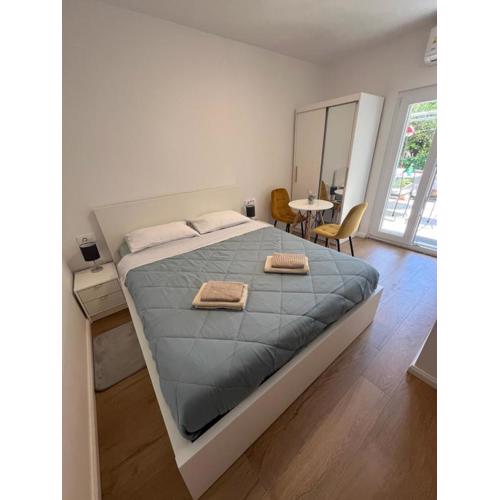 Green oasis for Two, 30 meters from sea
