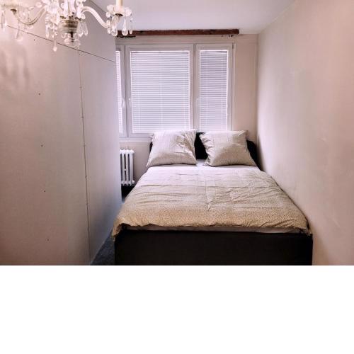 Green Park Prosek Shared Apartment 15 mins from center