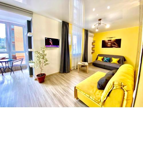 Grey&Yellow на Коцюбинського