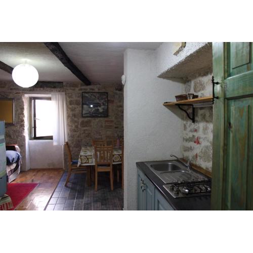 Große Wohnung In Betina Mit Terrasse Und Whirlpool