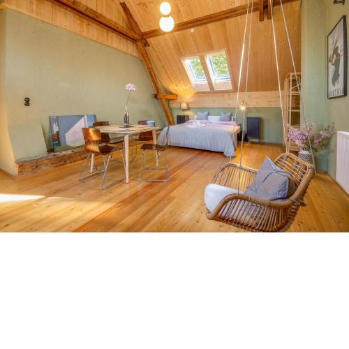 Großes City-Loft - Schwingstuhl & Sterne