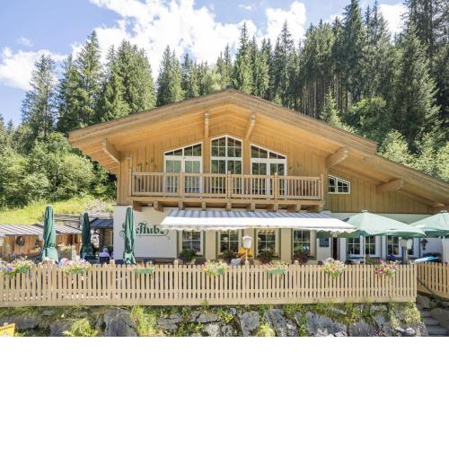 Group apartment in Reitleben directly on the lake