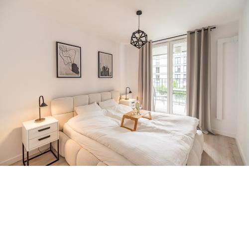 Grzegórzki Apt - Balcony, AC, Shops&Tram nearby - by Rentujemy