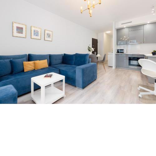 Grzybowska Apartment with Air Conditioning & Balcony Warsaw by Renters Prestige
