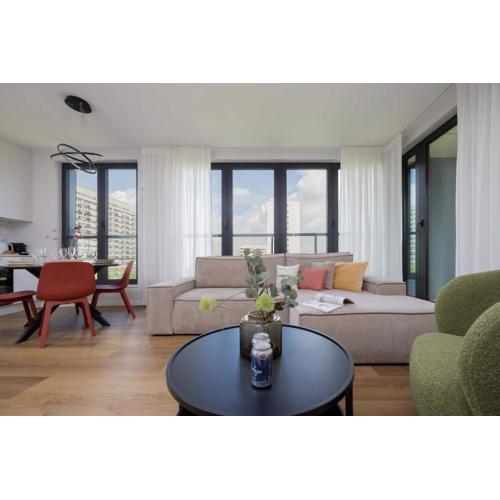 Grzybowska Sophisticated Apartment with Balcony & Parking in the Center of Warsaw by Renters Prestige