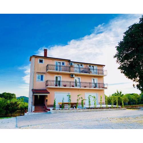 Guest House Maxi