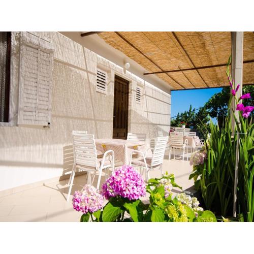Guest House Rooms Rose - Romantic Double Room with Balcony and Sea View No 1