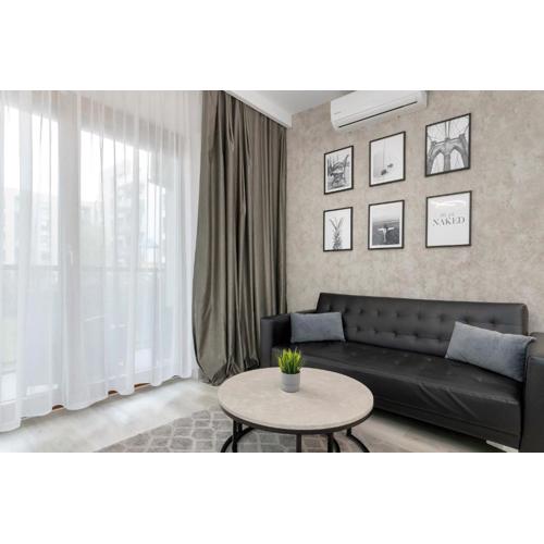 Hallera Chic Apartment for 4 Guests with Balcony & Parking Gdańsk by Noclegi Renters