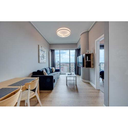 HANZA TOWER swimming pool & spa high floor with balcony!