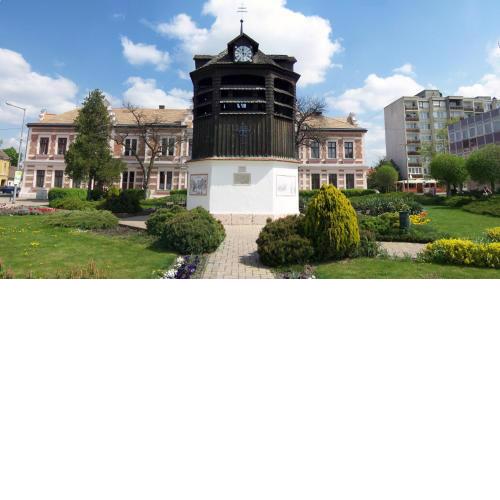 Harangláb Apartman Tata