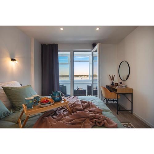 Harbor View Apartment