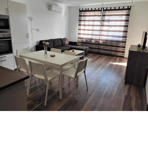 Hatvan Corner Apartments 2