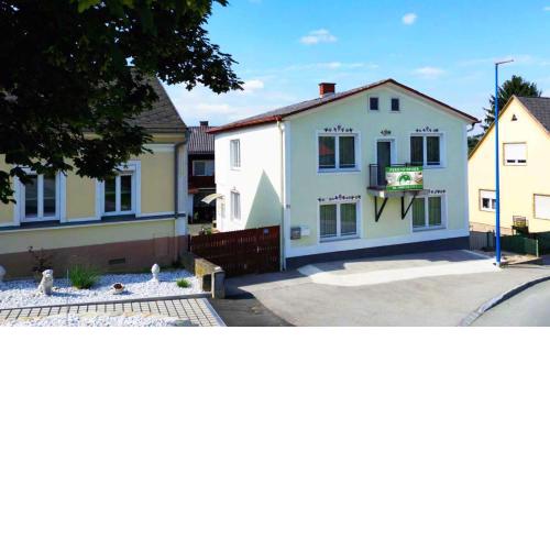 " Haus am Golfplatz" private Unterkunft