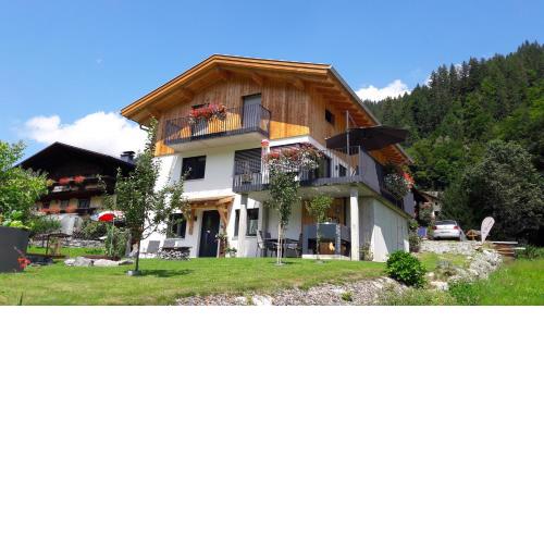 Haus Carmen, Familienfreundliche 4 Edelweiss Ferienwohnung mit TOP Einrichtung