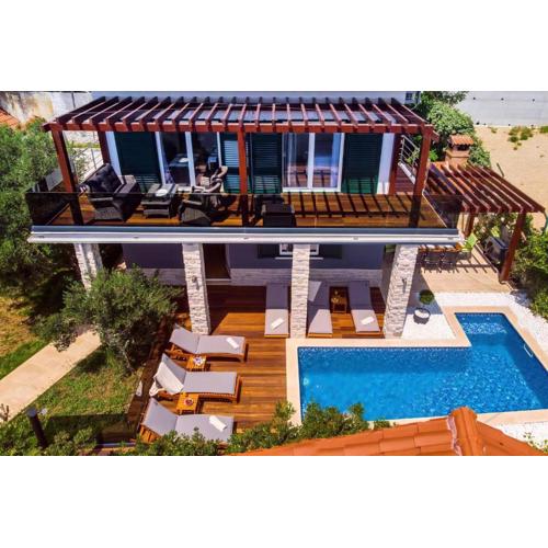 Haus In Stanići Mit Grünem Garten