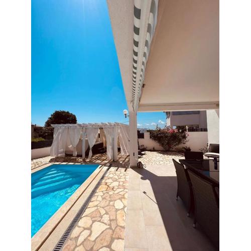 Haus Milly Jacuzzi & Pool