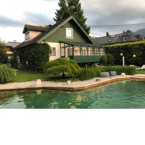 Haus mit Sauna und privatem Badeteich in Anif bei Salzburg