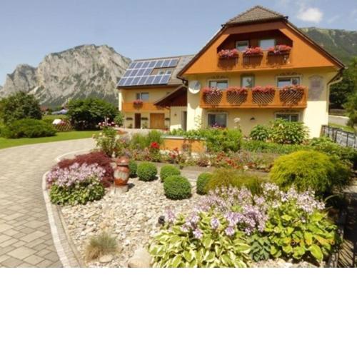 HAUS RUSSOLD - FEWO11 mit Balkon in entspannter Atmosphäre - GRÜNER SEE
