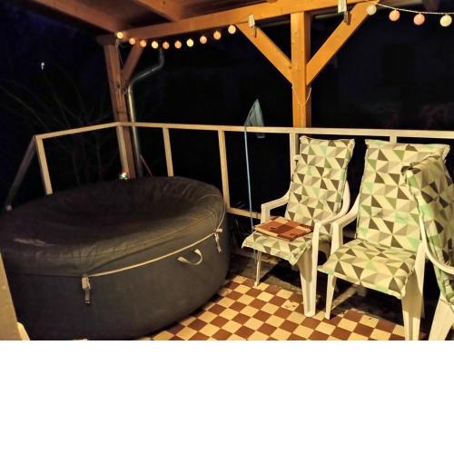 Hause with jacuzzi half hour from Budapest