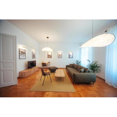 Head over Heels Apartment