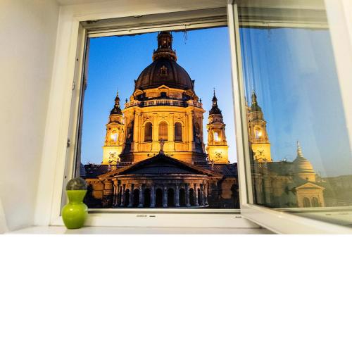Helena apartment with view on St. Stephan's Basilica