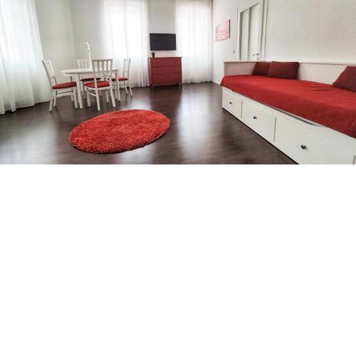 Helle Zweiraumwohnung in Wohngebiet