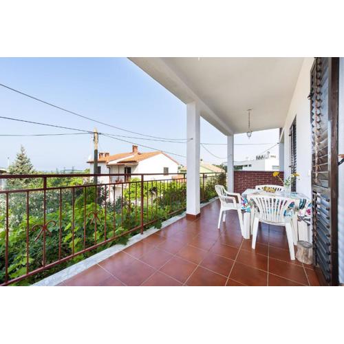 Helles Apartment nur 800 Meter zum Strand mit Meerblick, 2 Balkonen, Privatparkplatz