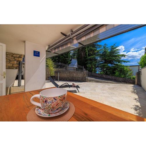 Helles Studio-Apartment nur 350 Meter zum Strand mit Grill, Privatparkplatz, Liege