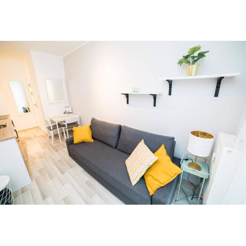 Hey Stay Apartment with private garden