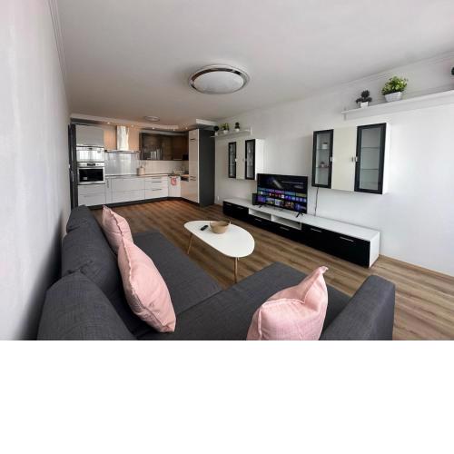 High rise cozy 2BRD flat