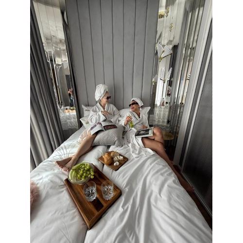 High Stay Granaria Soft Heaven Suite by Downtown Apartments