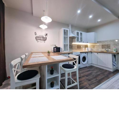 HIGH STREET APARTMAN