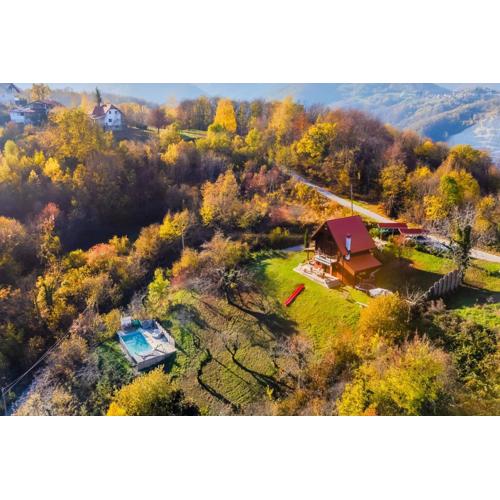 Hilltop Panorama Chalet - Happy Rentals
