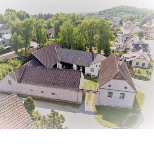 Historic Farmhouse Kojetice