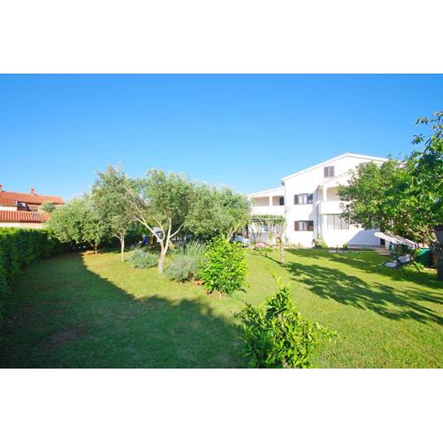 Holiday apartment in village Valbnadon, 1 km from the beach