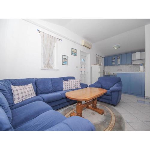 Holiday apartment near Tribunj beach