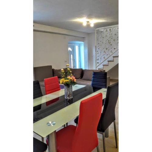 Holiday apartments Maslina Paho