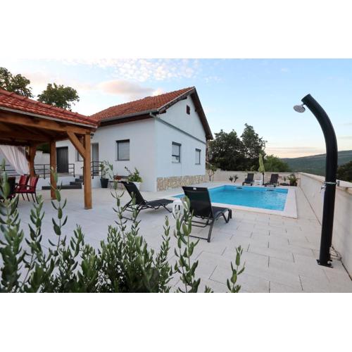 Holiday home Baroque Art with pool