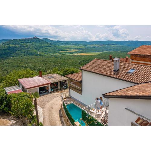 Holiday Home Belveder Motovun with heated pool