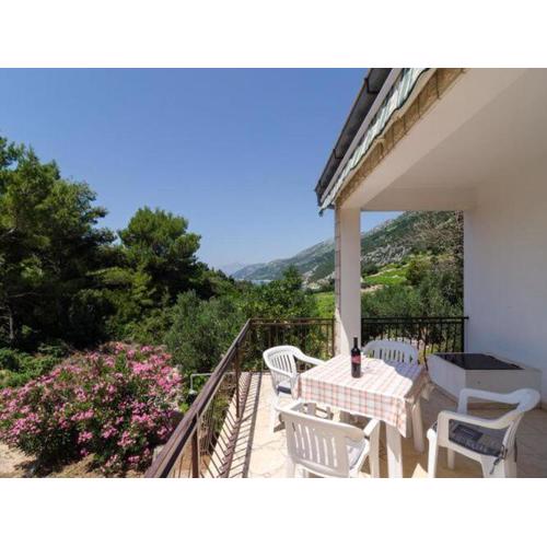 Holiday Home Blue Vineyard- Three Bedroom House with Terrace and Sea View