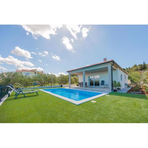 Holiday Home Bonato with pool