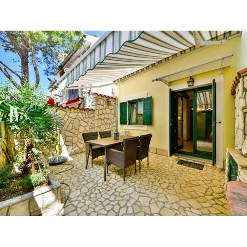 Holiday Home Divna by Interhome