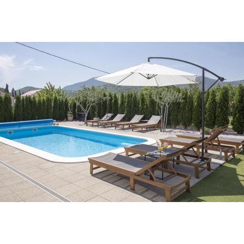 Holiday Home EB with Heated Pool