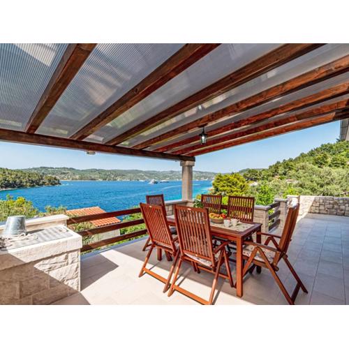 Holiday Home Flora by Interhome